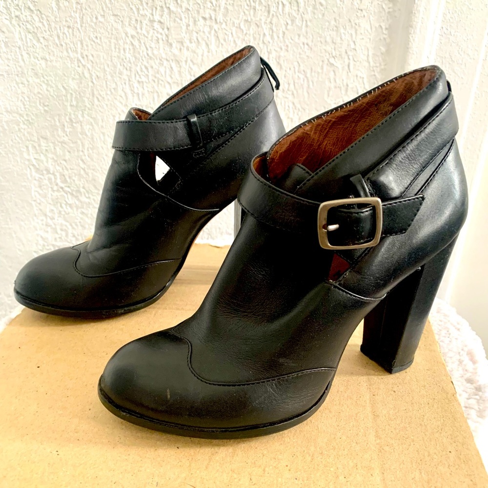 No. 704b leather high-heel booties